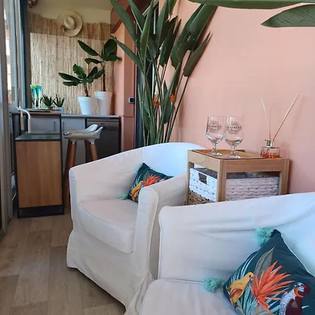 Les Jardins De Diana Apartment *